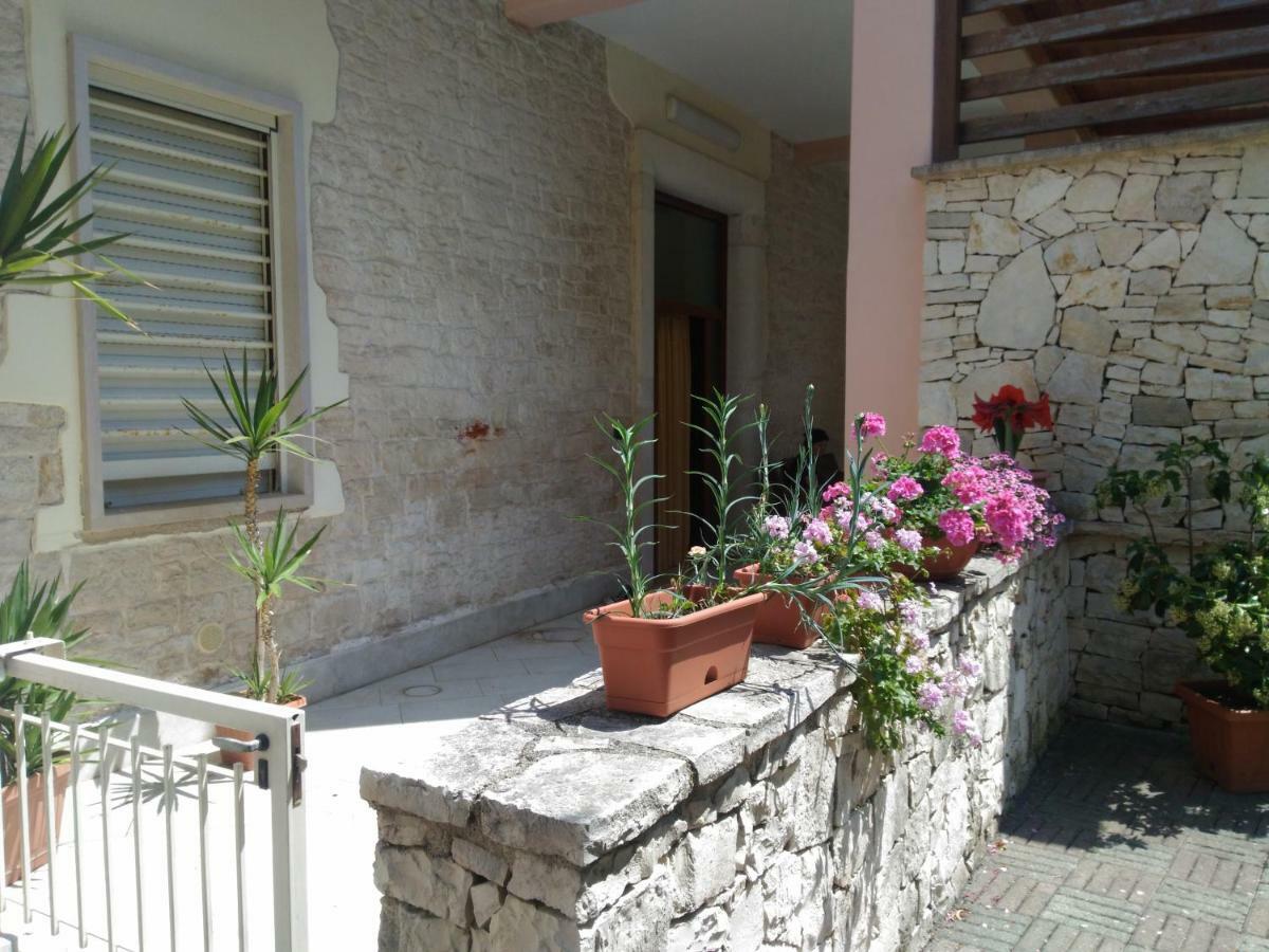La Pietra Smeraldina Bari Exterior foto